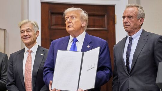 USA - Trump unterzeichnet Dekret für Arzneipreise