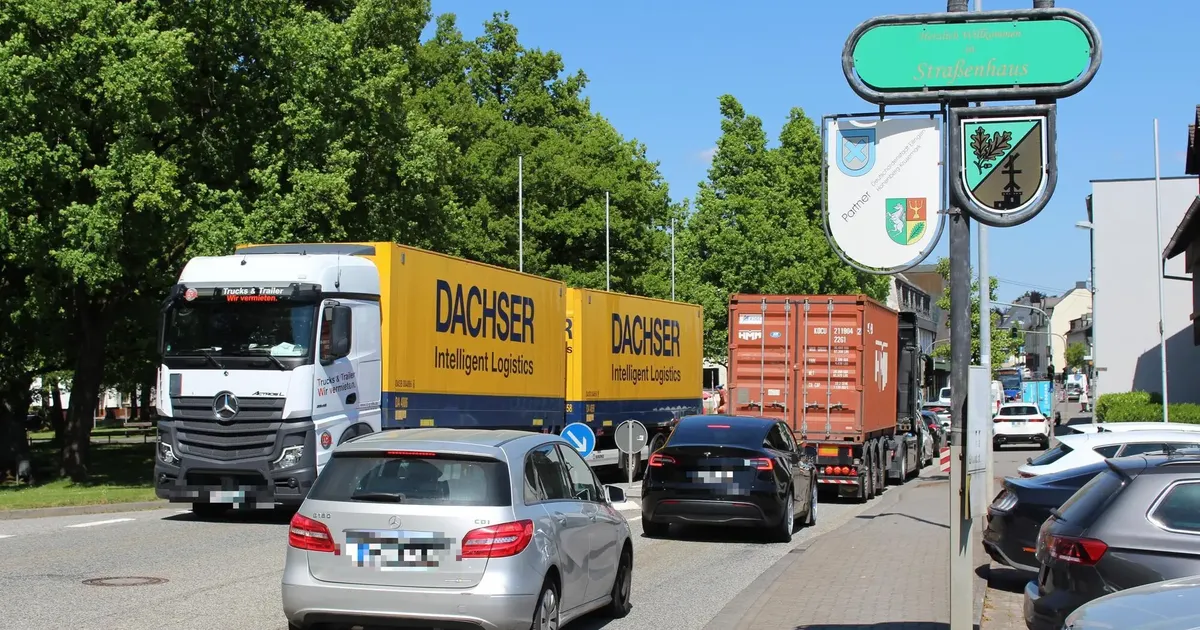 Hauptverkehrsstraße B256 : Umgehung Straßenhaus: Was Gewerbetreibende ...