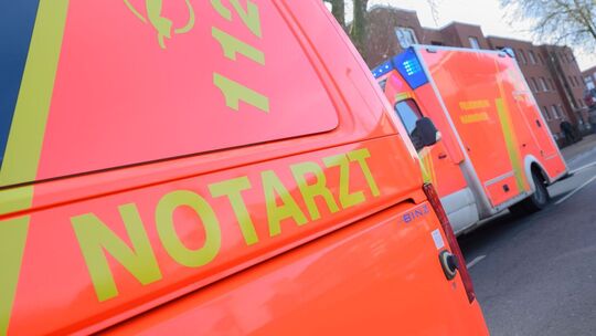 Notarzt und Rettungswagen