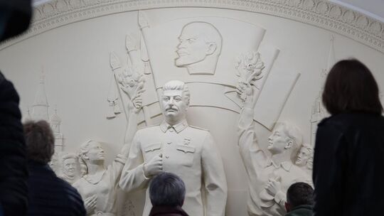 Umstrittenes Stalin-Relief in Moskauer Metro nachgebildet