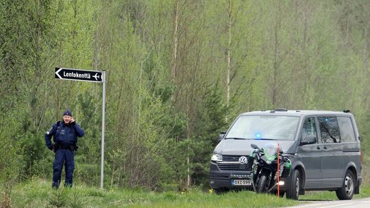 Helikopter in Finnland kollidiert