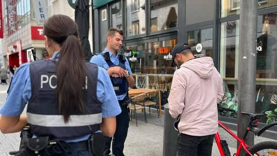 Schwerpunktkontrolle in der Fußgängerzone Schwerpunktkontrolle in der Fußgängerzone