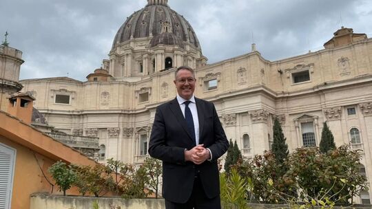 Alexander Schweitzer beim Papst