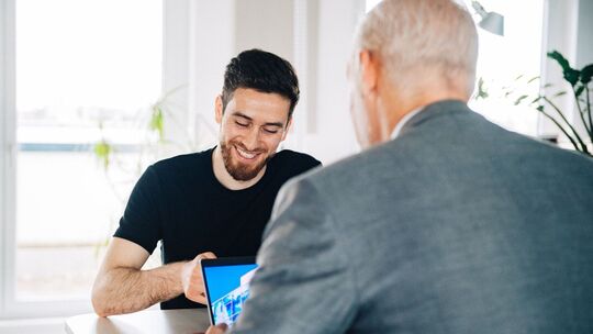 Ein Mann im Vorstellungsgespräch