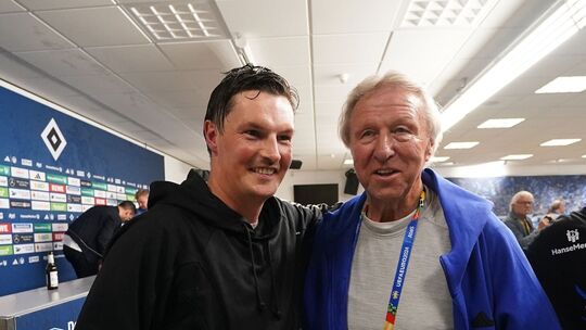 Horst Hrubesch und HSV-Trainer Merlin Polzin