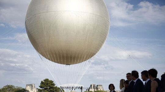 Neue Ausstellung des Olympia-Ballons in Paris
