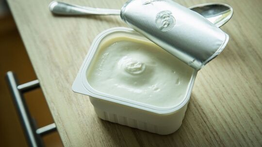 Eine Packung Magerquark