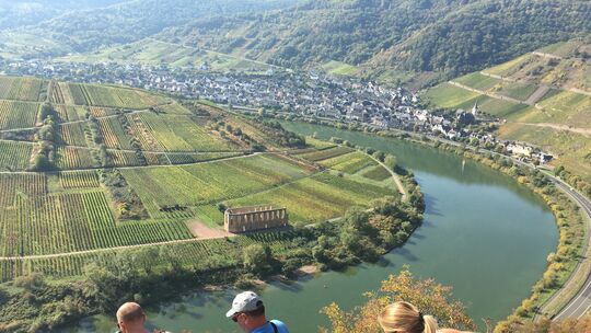 Schwindelfreiheit, Trittsicherheit, festes Schuhwerk - diese Trias gehört für Wandersleute zu den Grundvoraussetzungen, um eine