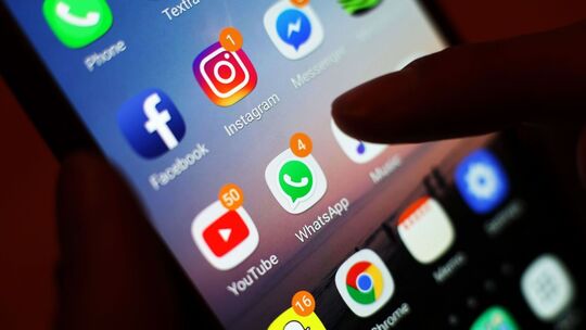 Umfrage: Mehrheit für Zugang zu sozialen Medien erst ab 16