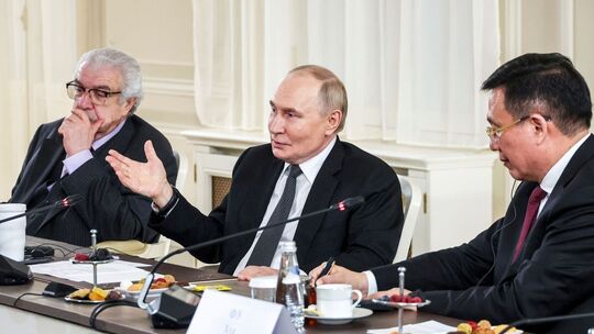 Putin trifft internationale Nachrichtenagenturen