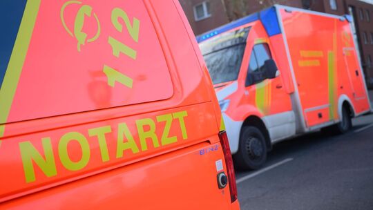 Notarzt und Rettungswagen