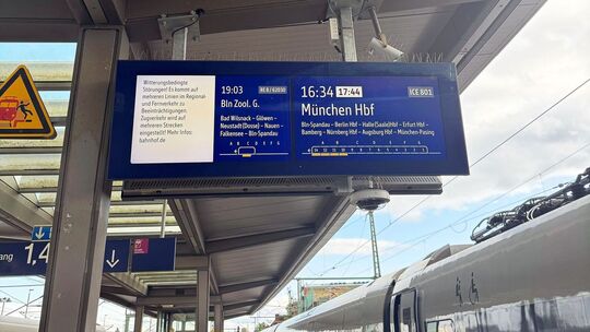 Bahnstrecke Berlin-Hamburg nach Unwetter gesperrt