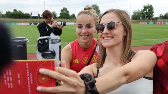 Fußball: Nationalteam, Frauen, EM-Vorbereitung, DFB-Pk