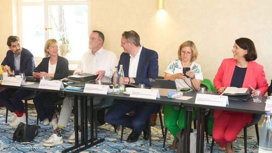 Kabinettsitzung der Landesregierung Rheinland-Pfalz im Ahrtal