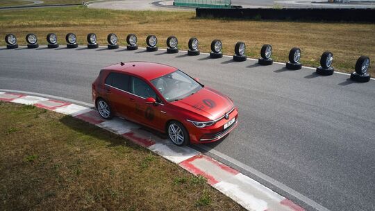 ADAC testet Ganzjahresreifen