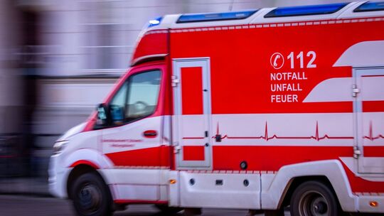 Rettungswagen mit Blaulicht