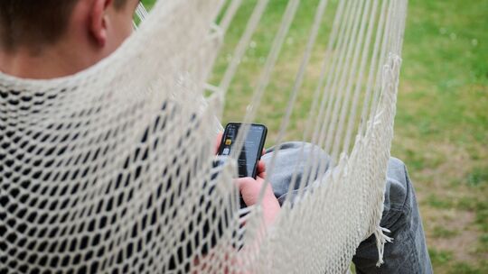Symbolbild - Smartphone-Nutzung bei Kindern