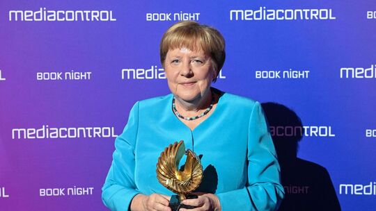 Media Control Book Night 2025