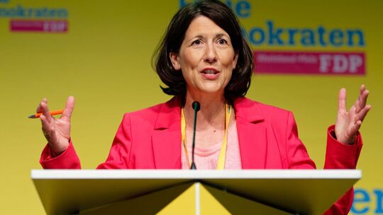Schmitt war im April zur FDP-Landesvorsitzenden gewählt worden.