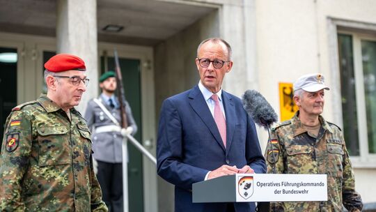 Kanzler Merz bei der Bundeswehr