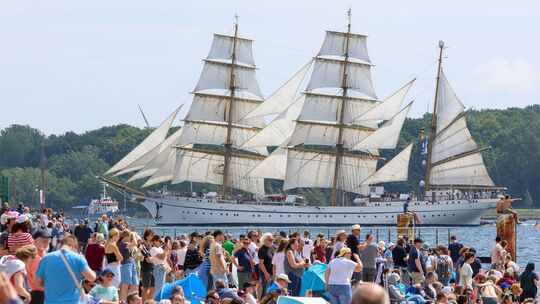 Fortsetzung Kieler Woche mit Windjammerparade