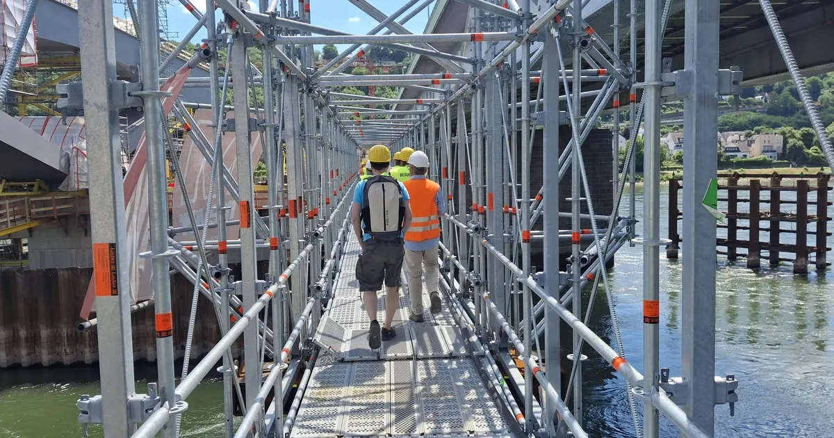 Bridge information day in Koblenz: Citizens visit the Pfaffendorf Bridge ...