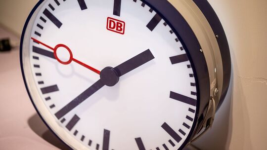 Bahn-Uhr
