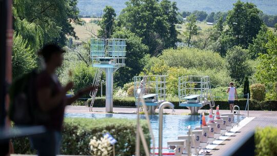 Ermittlungen nach Belästigung in Schwimmbad in Gelnhausen