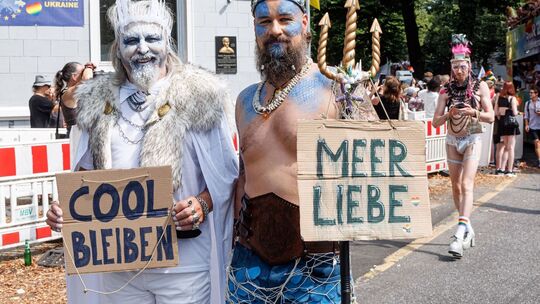 Straßenumzug zum Christopher Street Day (CSD) in Hamburg