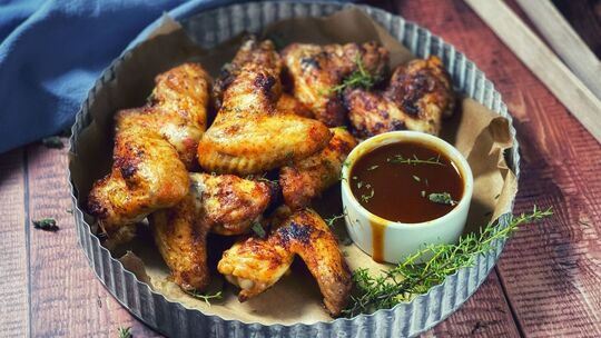 In Trockengewürzen marinierte Chicken Wings