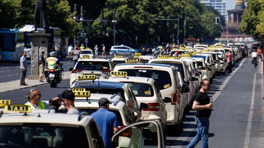 Bundesweiter Protesttag des Taxi-Gewerbes