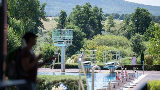 Ermittlungen nach Belästigung in Schwimmbad in Gelnhausen