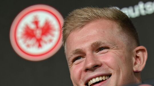 Pressekonferenz Eintracht Frankfurt - Jonathan Burkardt