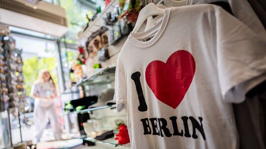 «I love»-Symbol auf Bekleidung