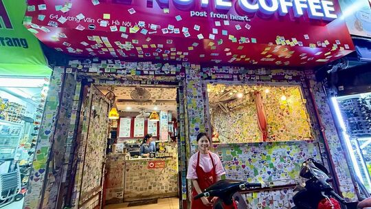 «The Note Coffee» in Hanoi