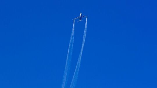 US-Flugzeug lässt Treibstoff ab