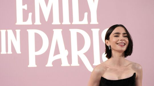 Lily Collins spielt in Serie «Emily in Paris»
