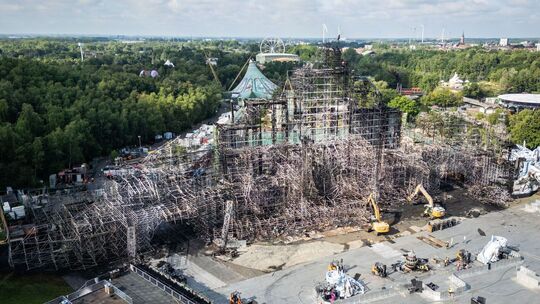 Feuer zerstört Hauptbühne von Tomorrowland-Festival