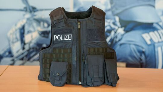 Neue Unterziehschutzweste für die Polizei