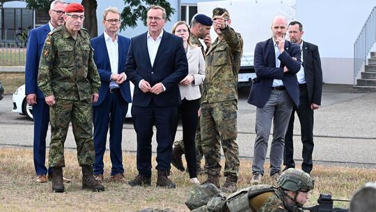 Verteidigungsminister Boris Pistorius besucht Luftwaffe