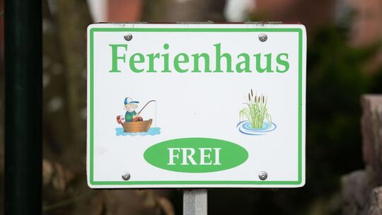 Schild eines Ferienhauses