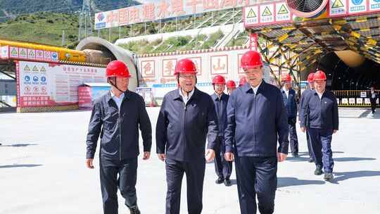 Ministerpräsident von China auf Inspektionsbesuch