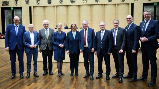 Bundesrat verabschiedet Ministerpräsidenten Weil