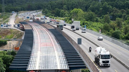Bau der neuen Salzbachtalbrücke inzwischen abgeschlossen