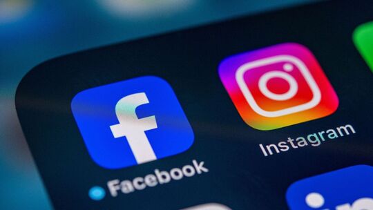 Apps von Facebook und Instagram auf einem Smartphone