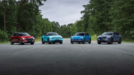 Modelle Qashqai (l-r), Leap, Micra und Nismo