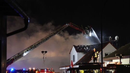 Ermittler vermuten Brandstiftung