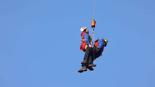 Bergwacht-Übung mit Hubschrauber