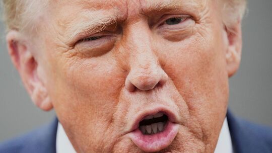 US-Präsident Donald Trump spricht zu Journalisten