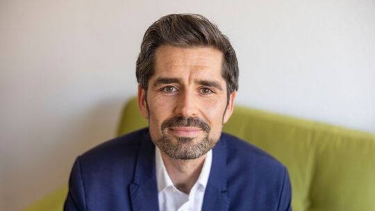 Bildungsminister von Rheinland-Pfalz Sven Teuber im Interview
